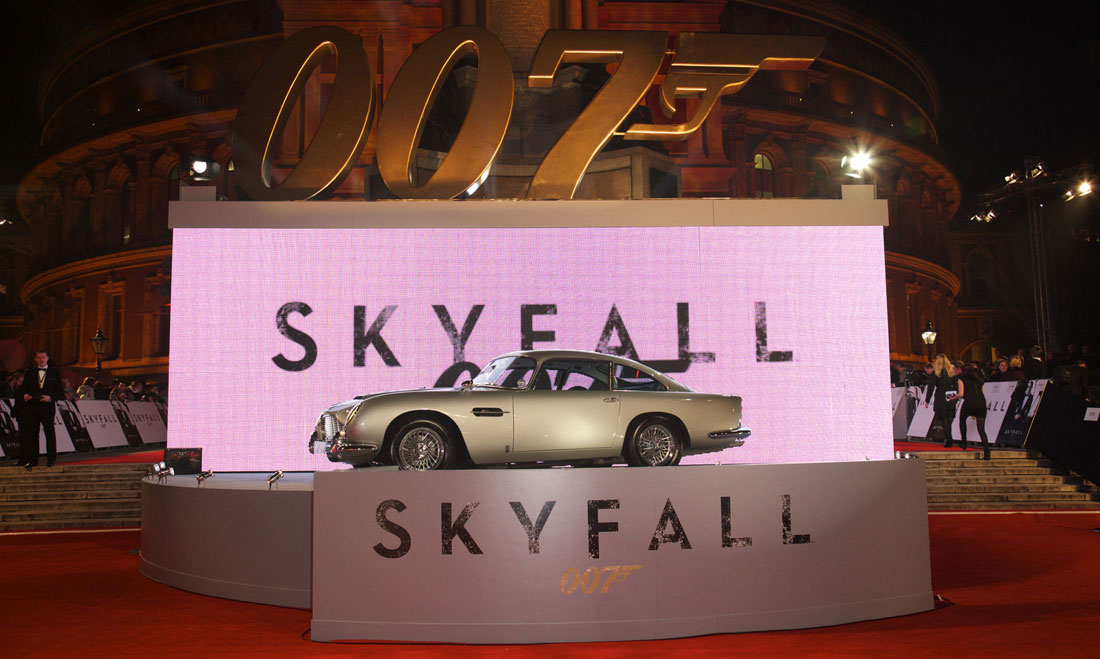The iconic Aston Martin DB5 was proudly displayed in front of the Royal Albert Hall in London as part of the Royal world premiere of the latest James Bond adventure, Skyfall