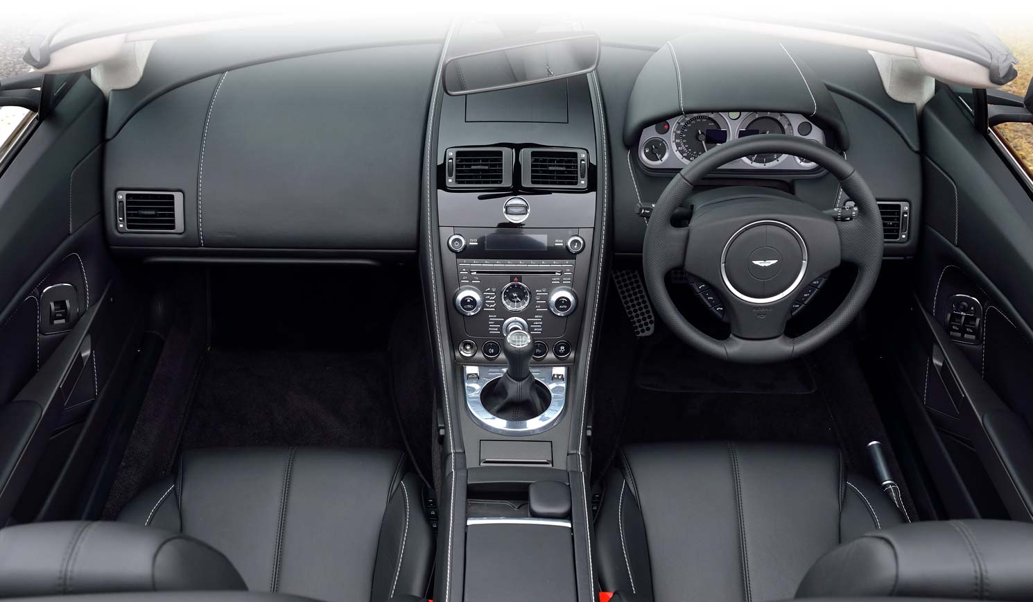 V8-Vantage-Interior2.jpg